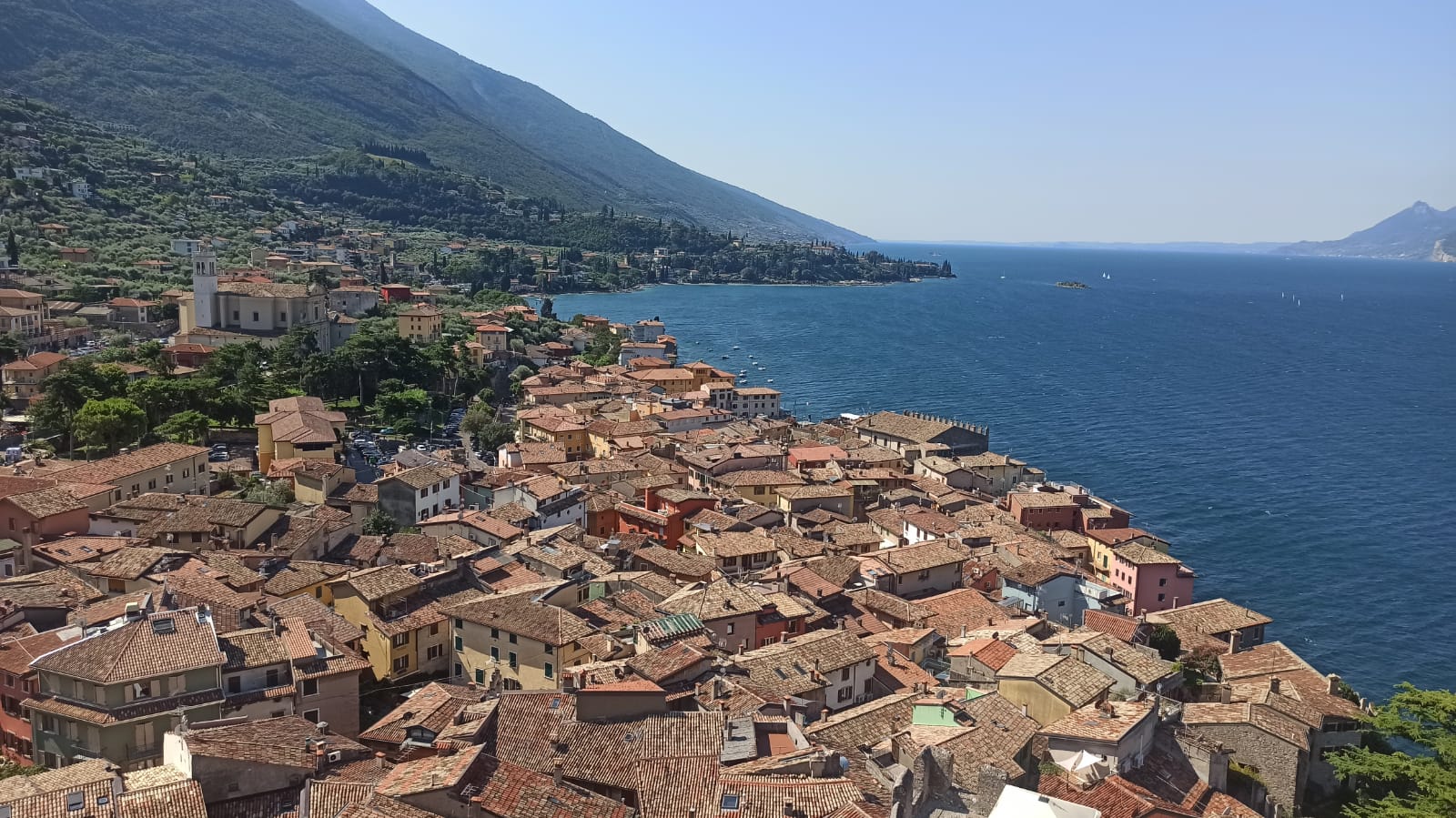 10 Raisons de Faire le Tour du Lac de Garde à Vélo