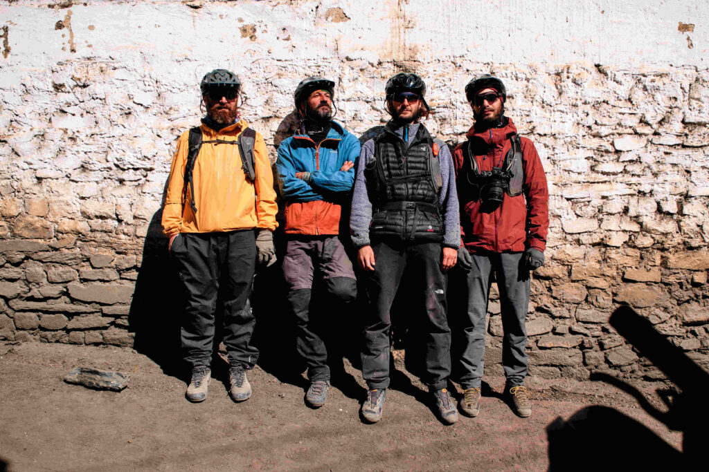 team completo dl viaggio in nepal in bici