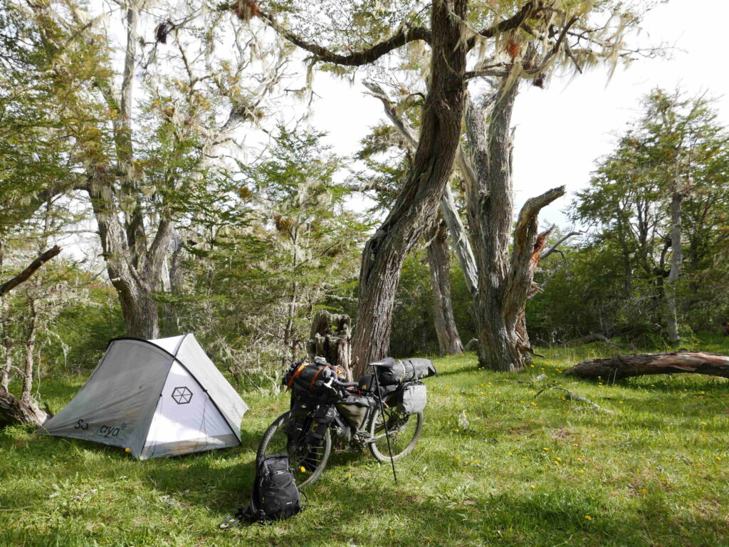 bivouac en patagonie à vélo