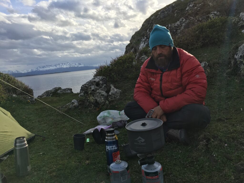 cucinare in bivacco in patagonia in bicicletta